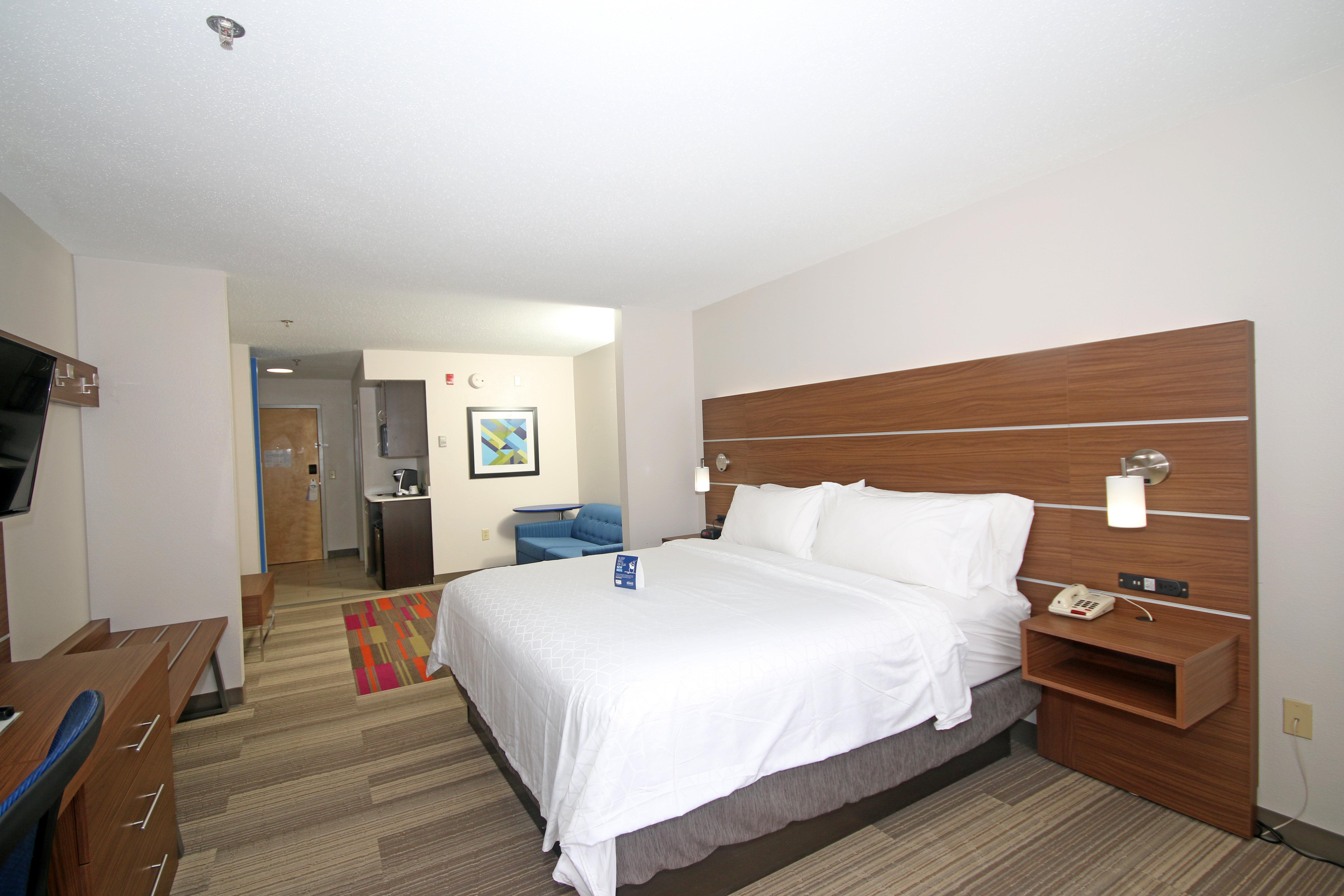 Holiday Inn Express Hotel & Suites Greensboro-East By Ihg Eksteriør billede