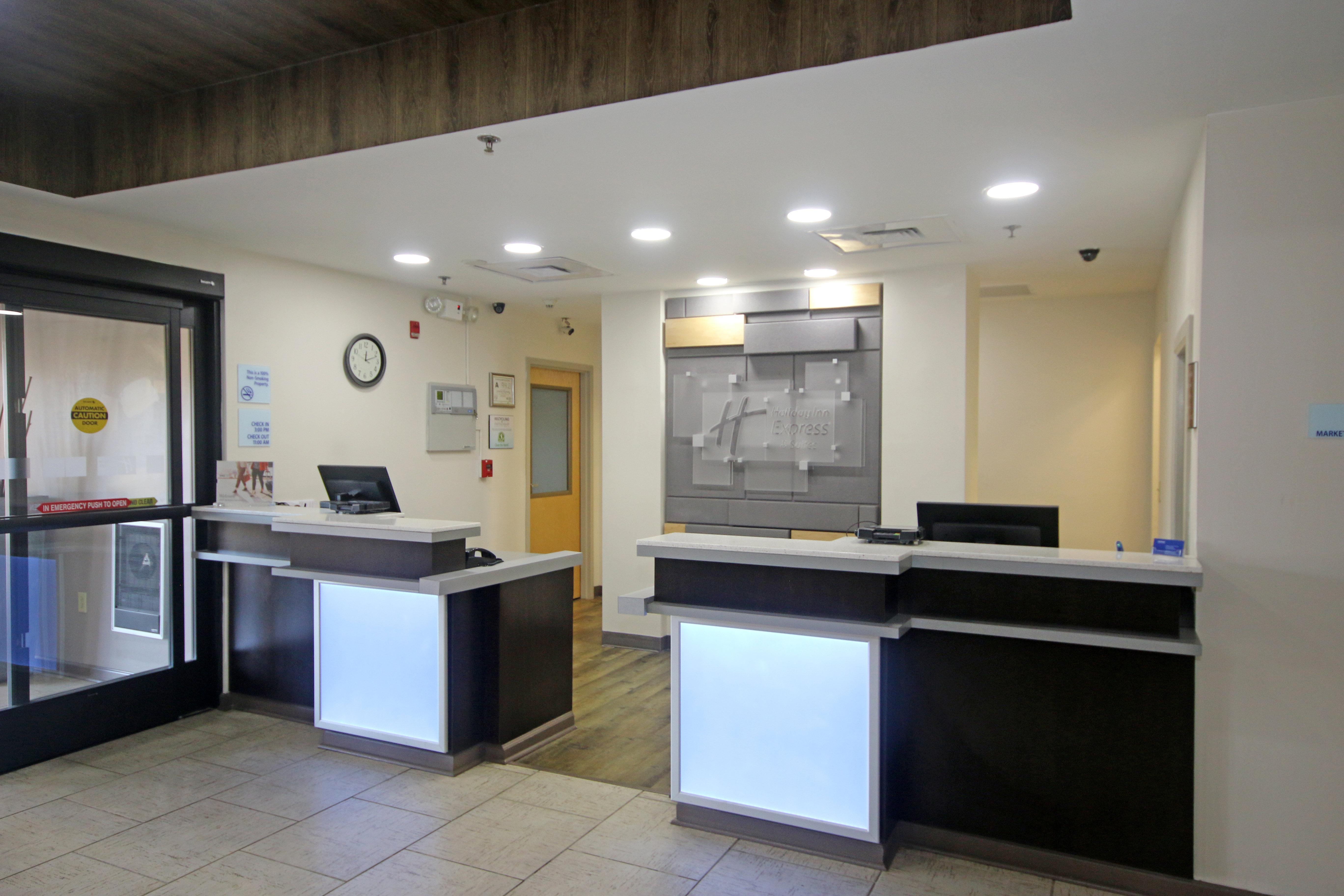 Holiday Inn Express Hotel & Suites Greensboro-East By Ihg Eksteriør billede