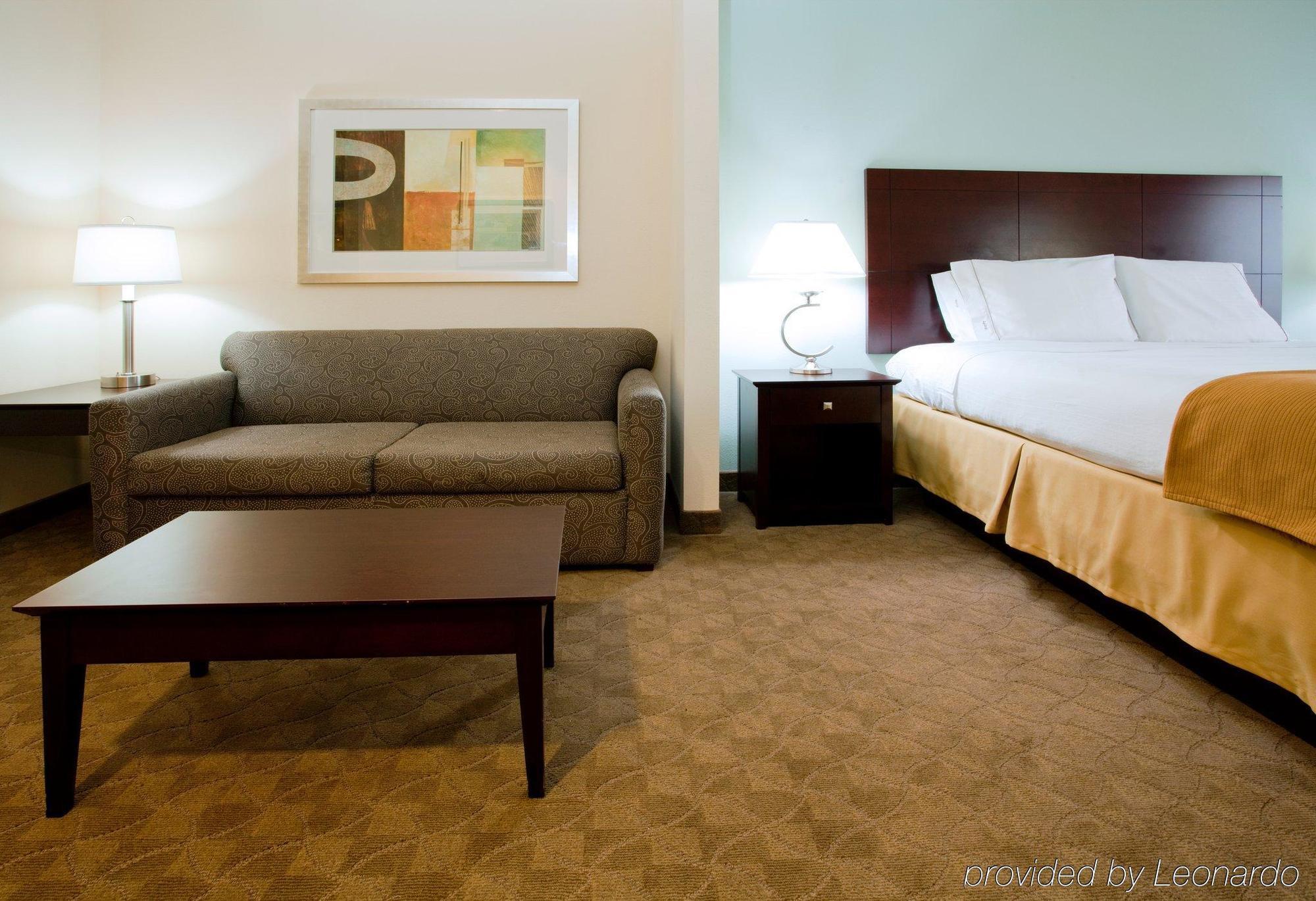 Holiday Inn Express Hotel & Suites Greensboro-East By Ihg Værelse billede