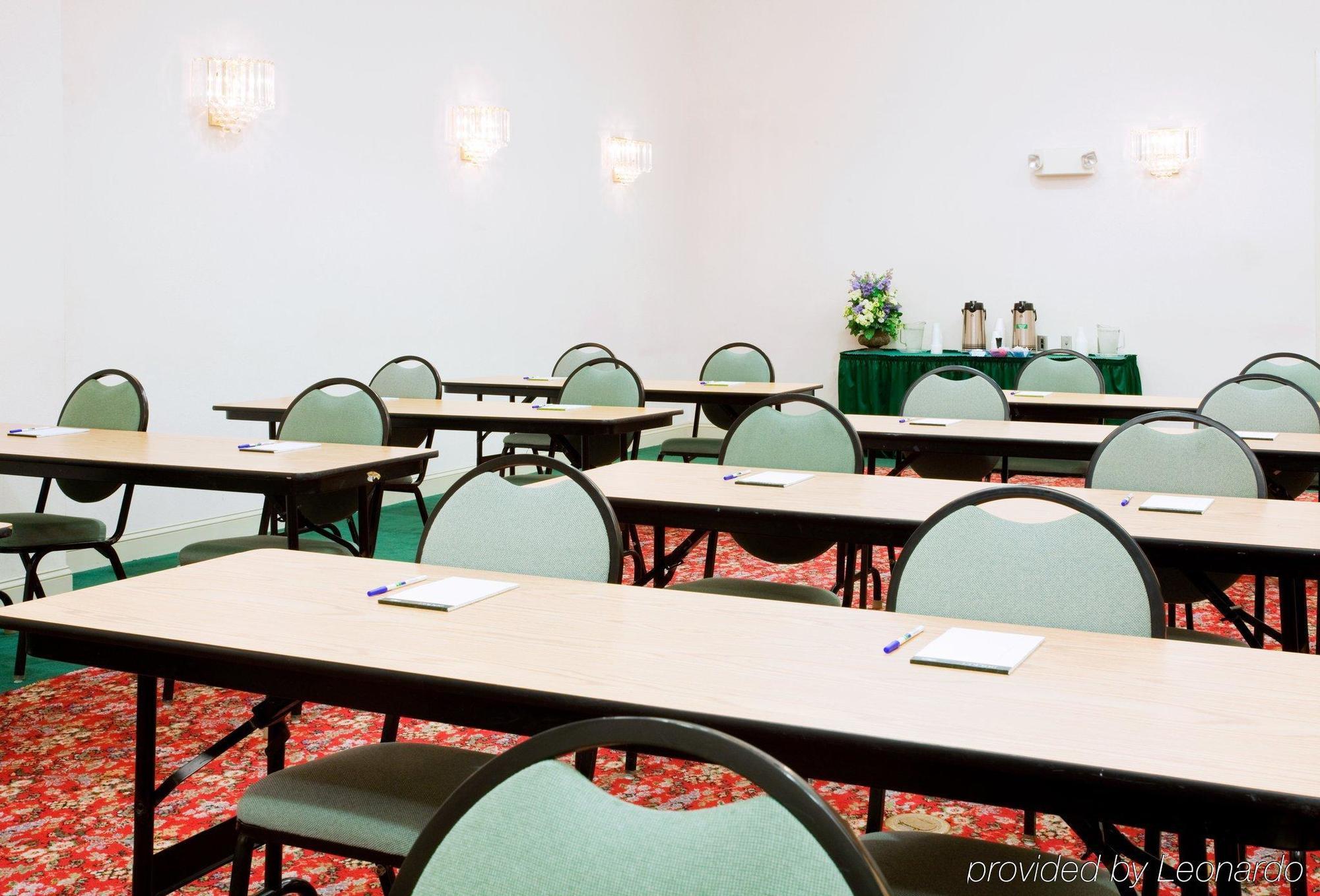Holiday Inn Express Hotel & Suites Greensboro-East By Ihg Eksteriør billede