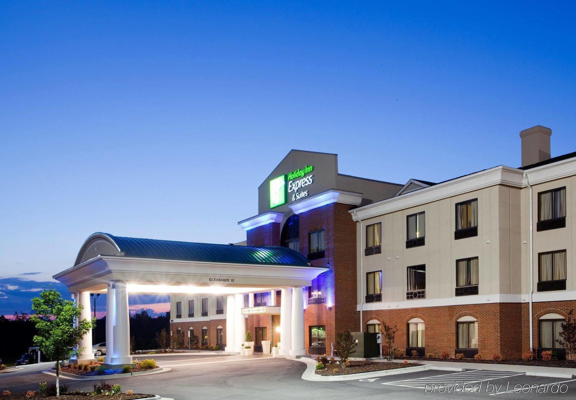 Holiday Inn Express Hotel & Suites Greensboro-East By Ihg Eksteriør billede