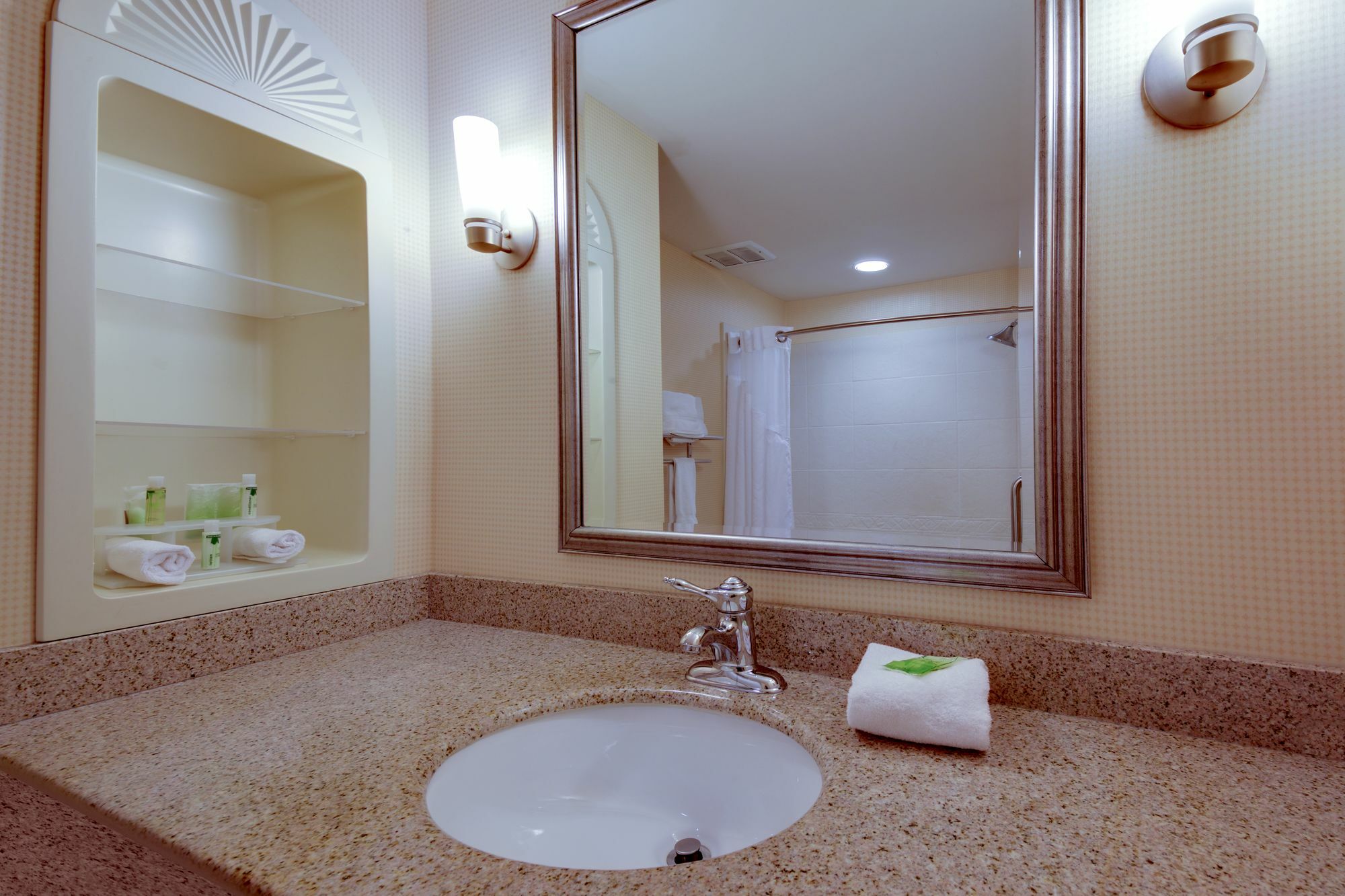 Holiday Inn Express Hotel & Suites Greensboro-East By Ihg Eksteriør billede